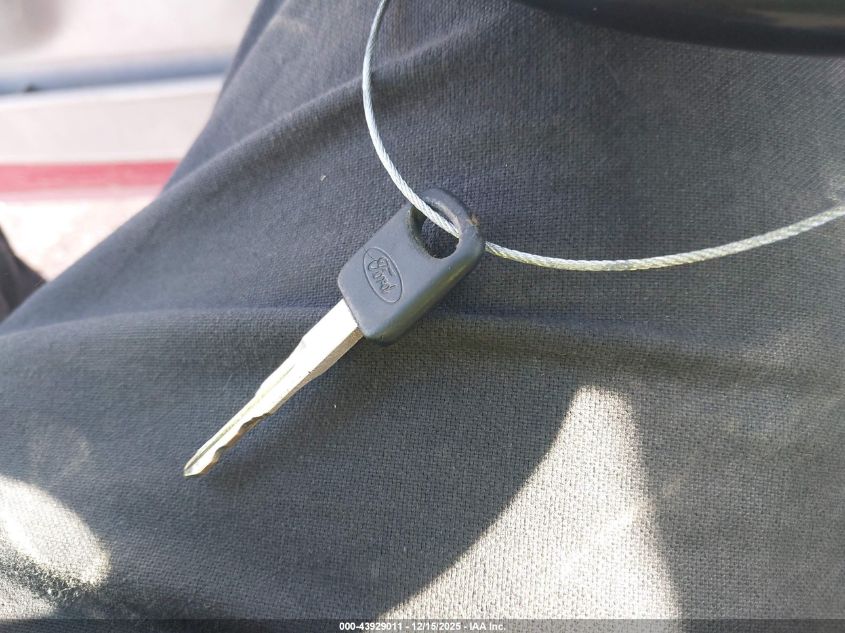 2001 Ford F-250 Lariat/Xl/Xlt VIN: 1FTNX20F61EA47779 Lot: 43929011