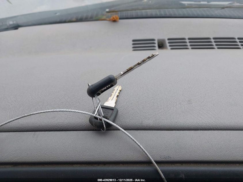 2000 Chevrolet K2500 VIN: 1GCGK23J9YF419126 Lot: 43929013