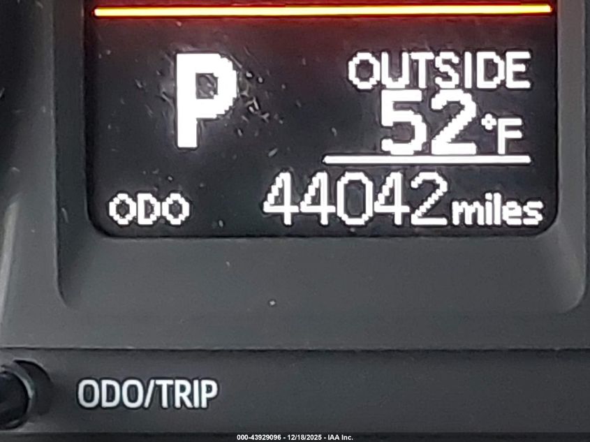 2018 Toyota Corolla Le VIN: 2T1BURHE2JC982820 Lot: 43929096