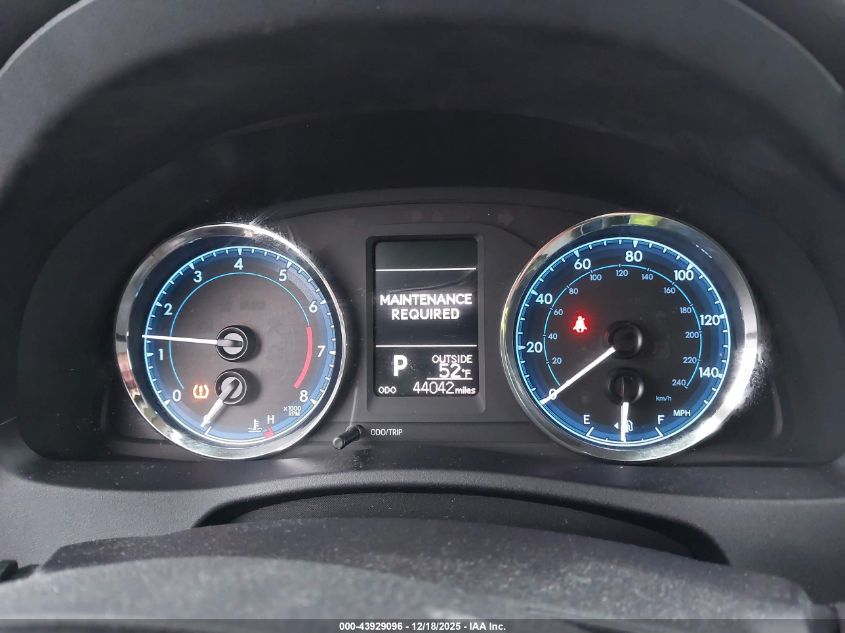 2018 Toyota Corolla Le VIN: 2T1BURHE2JC982820 Lot: 43929096