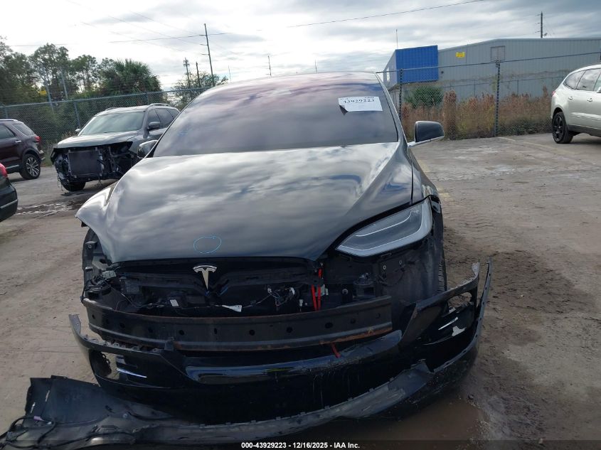 2018 Tesla Model X 100D/75D/P100D VIN: 5YJXCAE21JF090266 Lot: 43929223