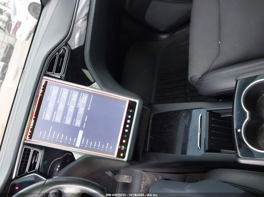 2018 Tesla Model X 100D/75D/P100D VIN: 5YJXCAE21JF090266 Lot: 43929223