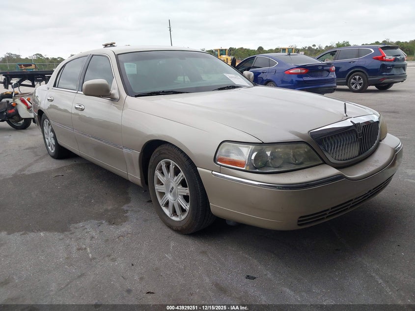 2LNBL8CV8BX750512 2011 Lincoln Town Car Signature Limited auction photo 1