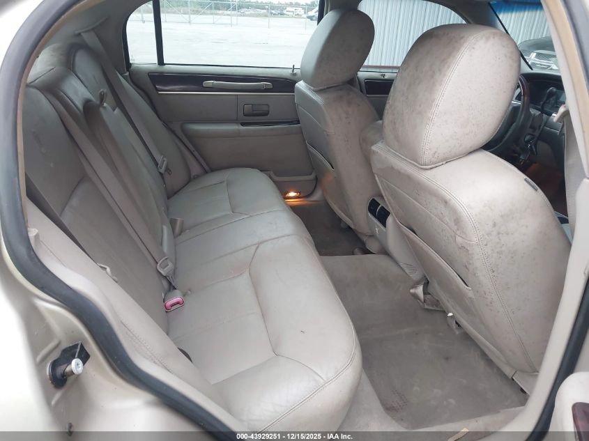 2011 Lincoln Town Car Signature Limited VIN: 2LNBL8CV8BX750512 Lot: 43929251