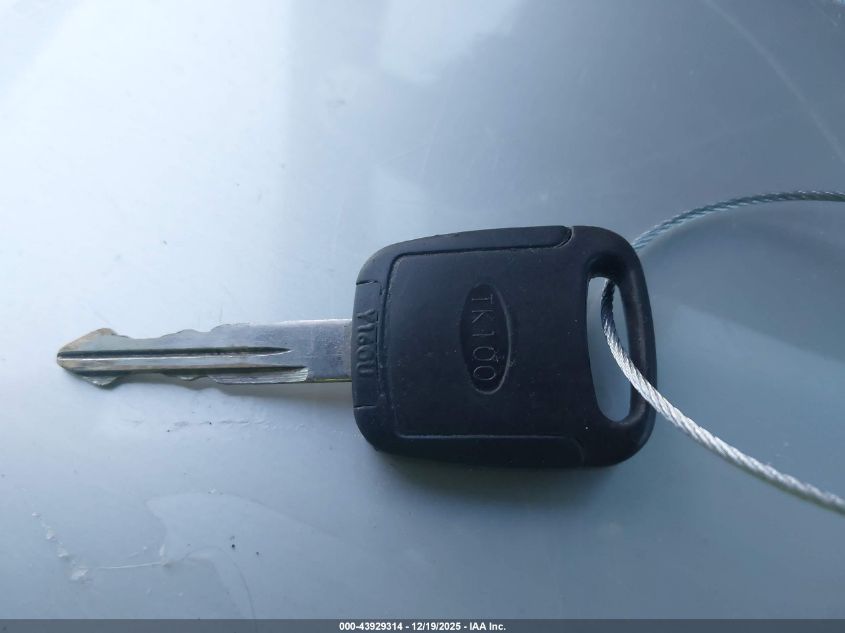 2002 Chrysler Town & Country Limited VIN: 2C8GT64L72R541082 Lot: 43929314