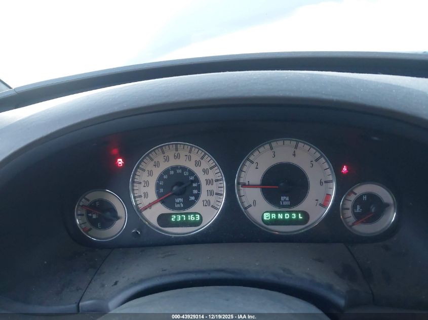 2002 Chrysler Town & Country Limited VIN: 2C8GT64L72R541082 Lot: 43929314