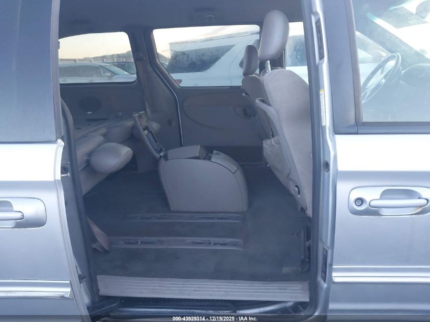 2002 Chrysler Town & Country Limited VIN: 2C8GT64L72R541082 Lot: 43929314