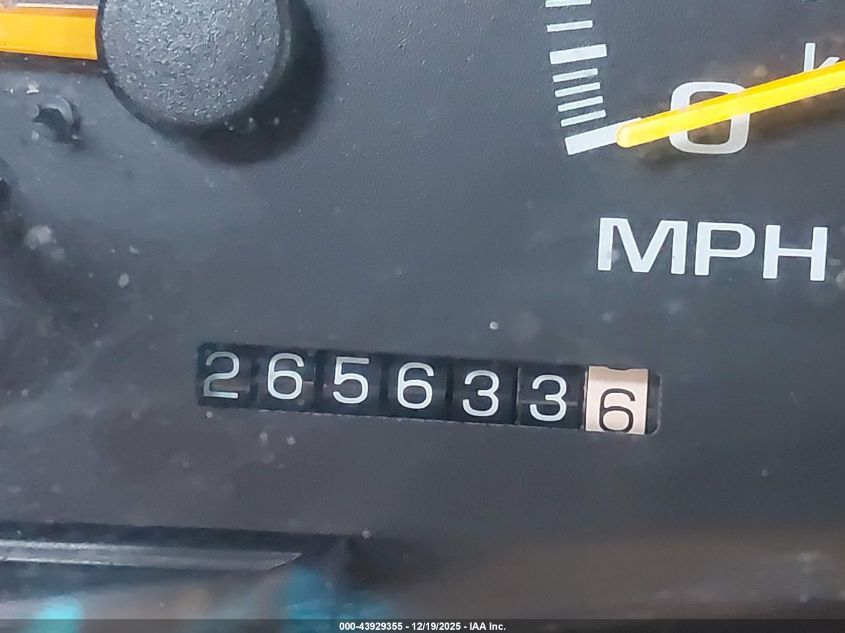 1997 GMC Yukon Sle VIN: 1GKEK13R6VJ745244 Lot: 43929355