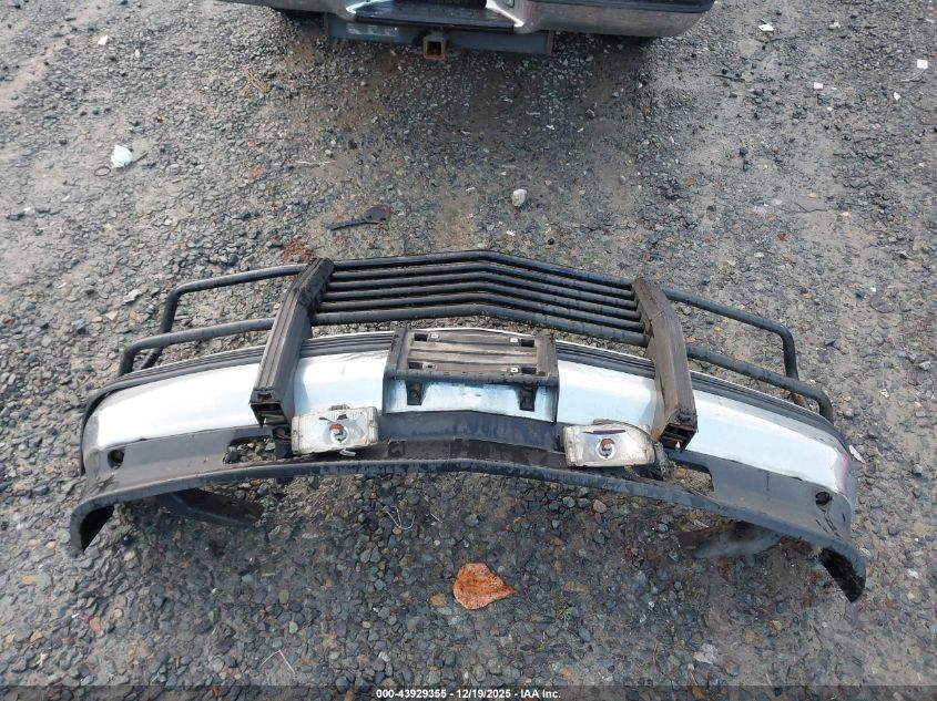 1997 GMC Yukon Sle VIN: 1GKEK13R6VJ745244 Lot: 43929355