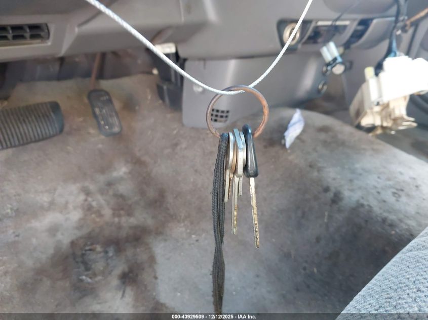 2000 Toyota Tundra Sr5 V8 VIN: 5TBRT3410YS040082 Lot: 43929509