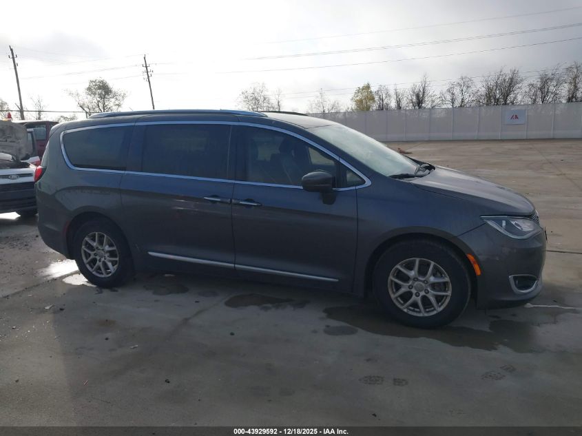 2020 Chrysler Pacifica Touring L VIN: 2C4RC1BG4LR139976 Lot: 43929592
