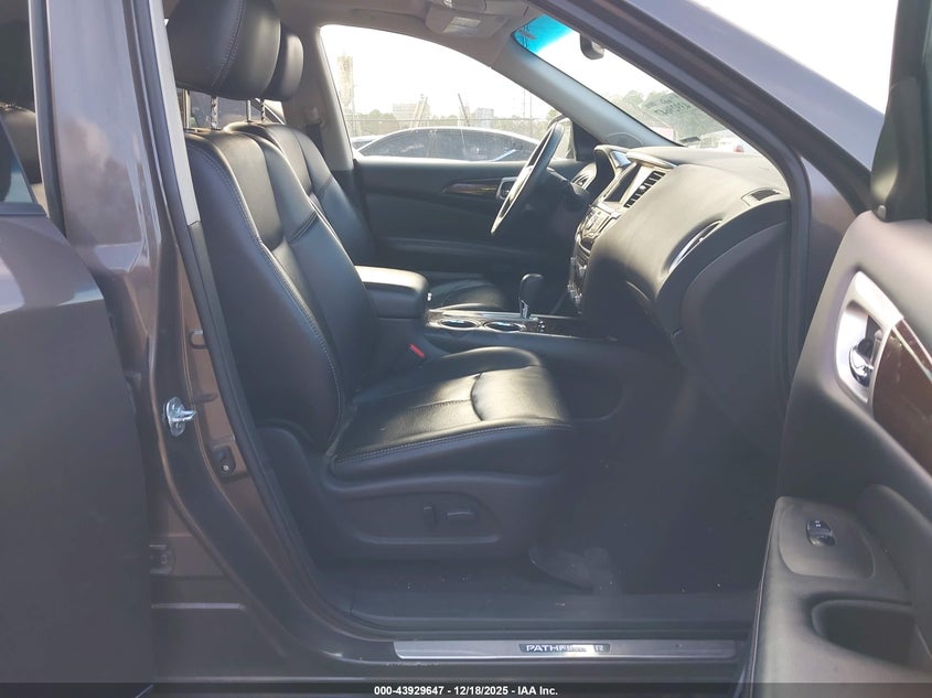 2016 Nissan Pathfinder Platinum/S/Sl/Sv