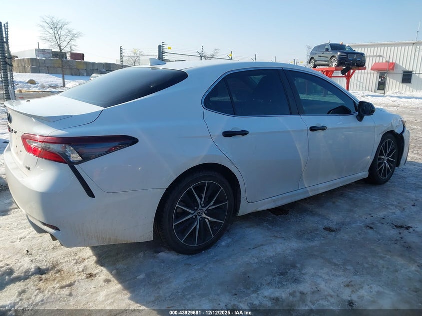 4T1G11AK9MU559980 2021 TOYOTA CAMRY photo no. 13