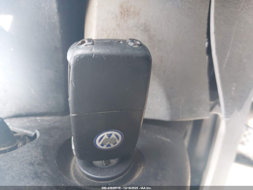 2003 Volkswagen New Beetle Gls VIN: 3VWCK21Y23M310074 Lot: 43929719