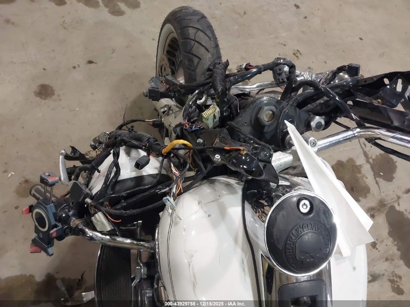 2013 Harley-Davidson Flhtcu Ultra Classic Electra Gld VIN: 1HD1FCM19DB651577 Lot: 43929758