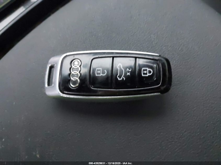 2021 Audi Q7 Premium 55 Tfsi Quattro Tiptronic VIN: WA1AXAF71MD040137 Lot: 43929831