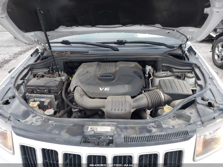 2015 Jeep Grand Cherokee Laredo VIN: 1C4RJFAGXFC204928 Lot: 43929832