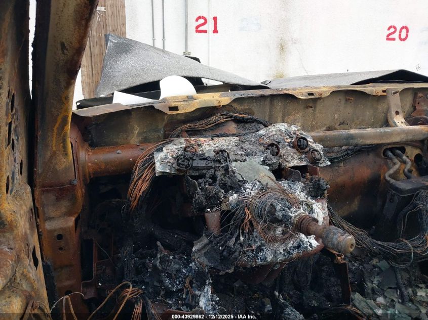 2002 Ford F-150 Lariat/Xlt VIN: 1FTRW08L82KD77624 Lot: 43929862