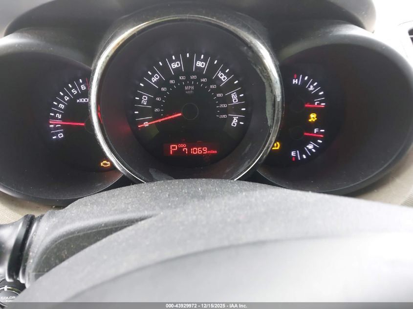 2011 Kia Soul ! VIN: KNDJT2A26B7721294 Lot: 43929972