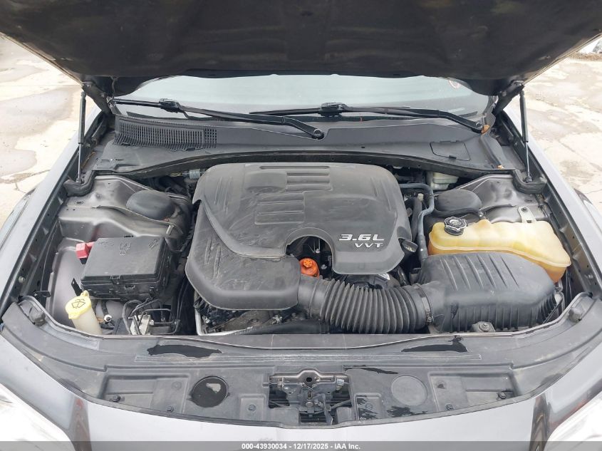 2014 Chrysler 300C VIN: 2C3CCAEG4EH372884 Lot: 43930034