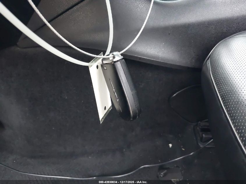 2014 Chrysler 300C VIN: 2C3CCAEG4EH372884 Lot: 43930034