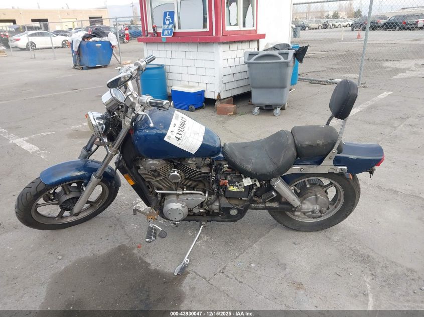 1988 Honda Vt1100 C VIN: IHFCSI8I7JA300462 Lot: 43930047
