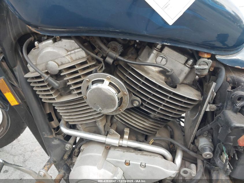 1988 Honda Vt1100 C VIN: IHFCSI8I7JA300462 Lot: 43930047