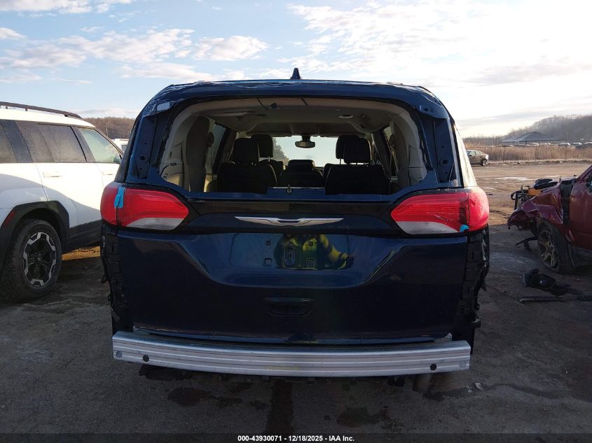 2017 Chrysler Pacifica Touring-L VIN: 2C4RC1BGXHR809490 Lot: 43930071