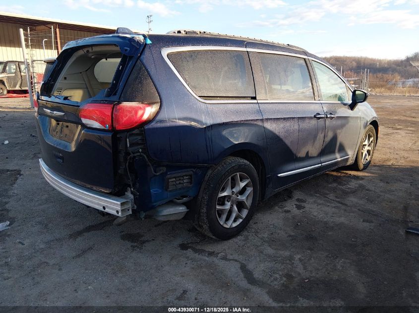 2017 Chrysler Pacifica Touring-L VIN: 2C4RC1BGXHR809490 Lot: 43930071