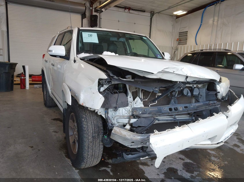 2013 TOYOTA 4RUNNER SR5