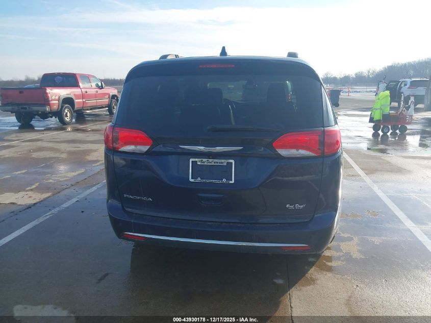 2017 Chrysler Pacifica Touring-L VIN: 2C4RC1BG4HR705660 Lot: 43930178