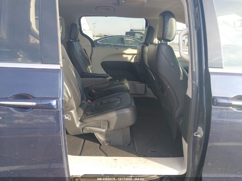 2017 Chrysler Pacifica Touring-L VIN: 2C4RC1BG4HR705660 Lot: 43930178