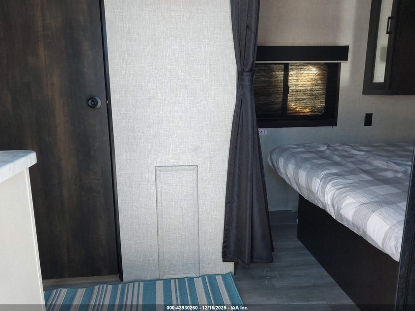 1UJBJ0BL1N17Z1489 2022   photo no. 5