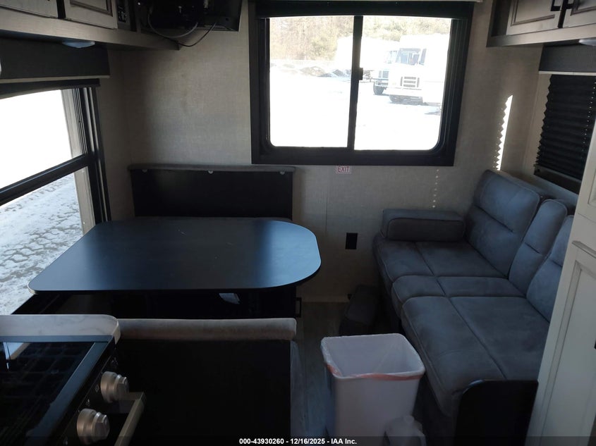 1UJBJ0BL1N17Z1489 2022   photo no. 8