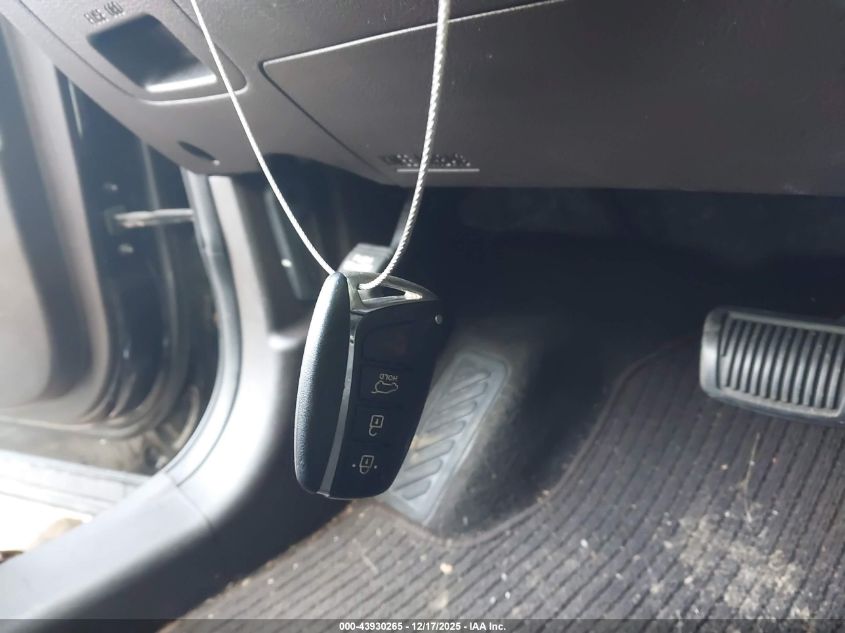 2014 Hyundai Santa Fe Sport 2.4L VIN: 5XYZUDLB6EG154245 Lot: 43930265