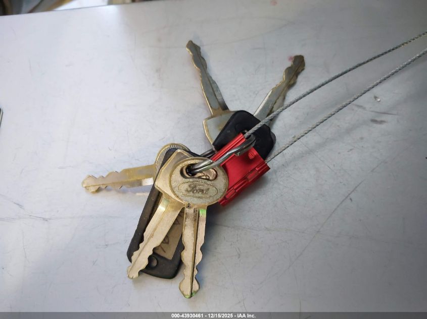 1996 Ford Crown Victoria VIN: 2FALP7367TX101761 Lot: 43930461