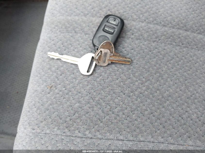 2000 Toyota Camry Le V6 VIN: JT2BF22K0Y0281707 Lot: 43930970