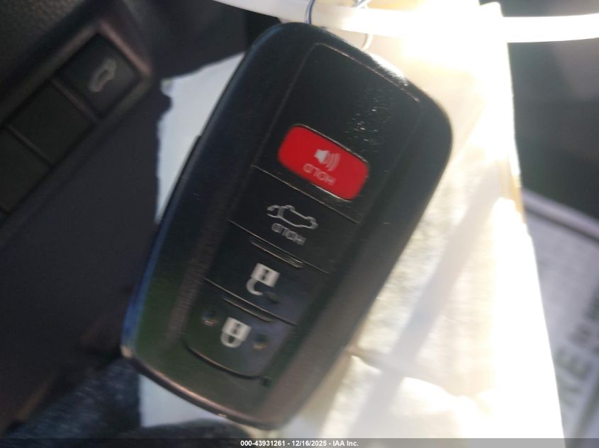 2020 Toyota Rav4 Xle VIN: 2T3W1RFV7LC055092 Lot: 43931261