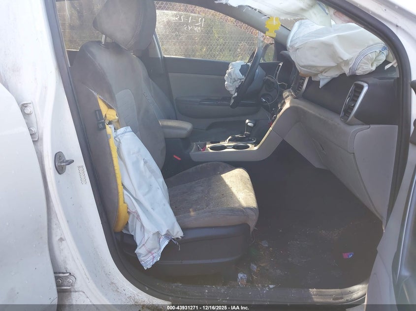 VIN KNDPM3AC9L7823521 2020 KIA SPORTAGE LX