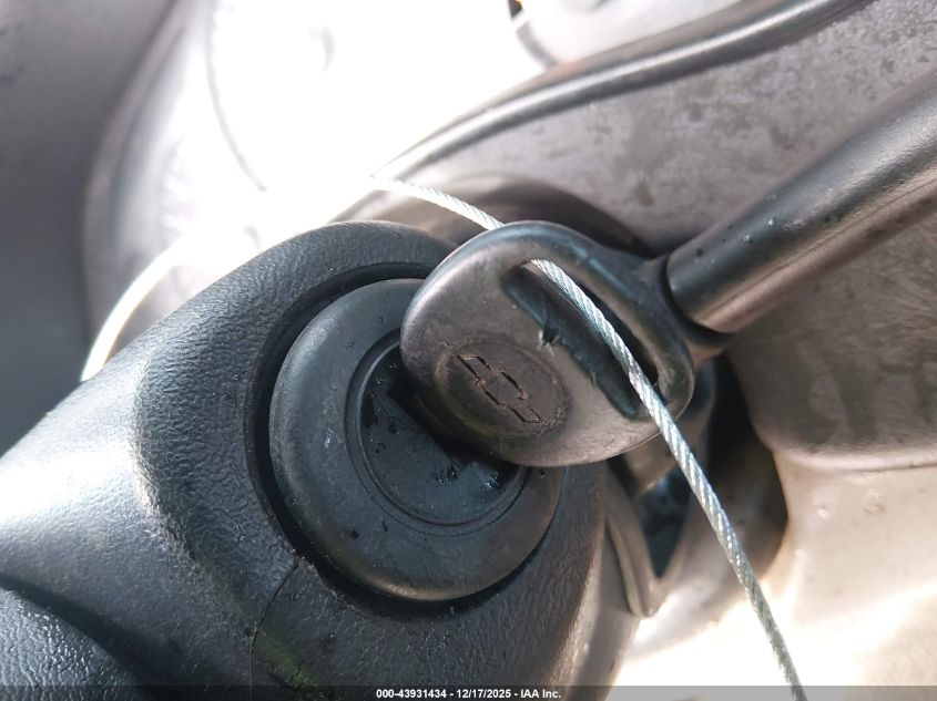 2003 Chevrolet Tahoe Ls VIN: 1GNEK13Z63J313303 Lot: 43931434