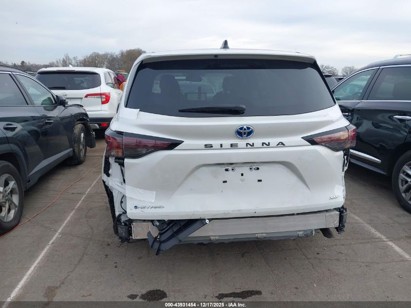 2025 Toyota Sienna - 5TDYSKFC8SS194142