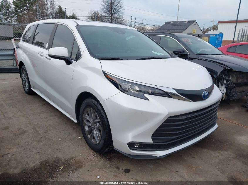 2025 Toyota Sienna - 5TDYSKFC8SS194142