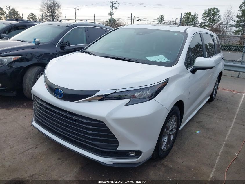 2025 Toyota Sienna - 5TDYSKFC8SS194142