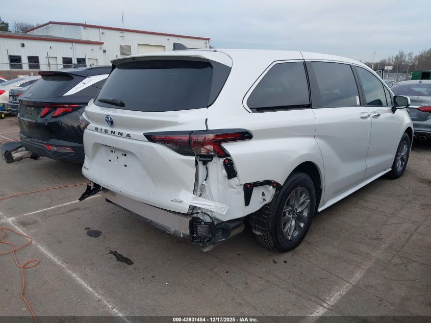 2025 Toyota Sienna - 5TDYSKFC8SS194142