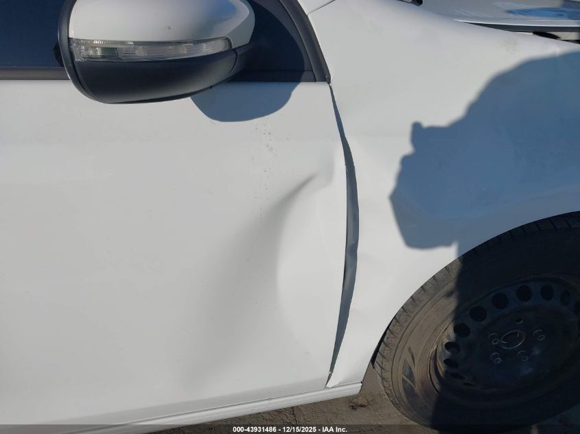 2010 Volkswagen Golf 4-Door VIN: WVWDB7AJ7AW374485 Lot: 43931486