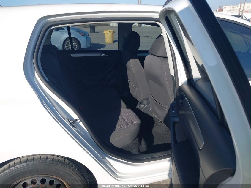 2010 Volkswagen Golf 4-Door VIN: WVWDB7AJ7AW374485 Lot: 43931486