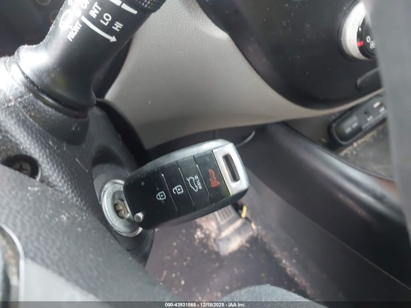 2016 Kia Soul VIN: KNDJN2A27G7355413 Lot: 43931565