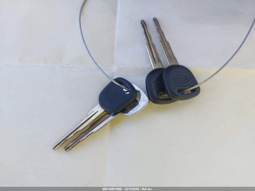 2003 Kia Spectra Ls VIN: KNAFB121835262062 Lot: 43931806