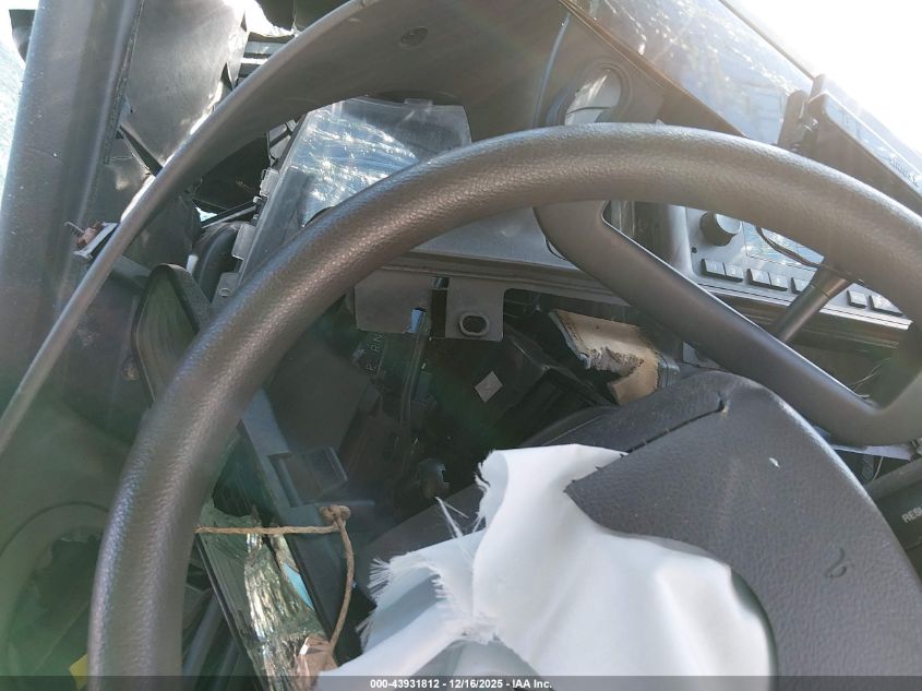 2007 Mercury Grand Marquis Gs VIN: 2MEFM74V37X602897 Lot: 43931812