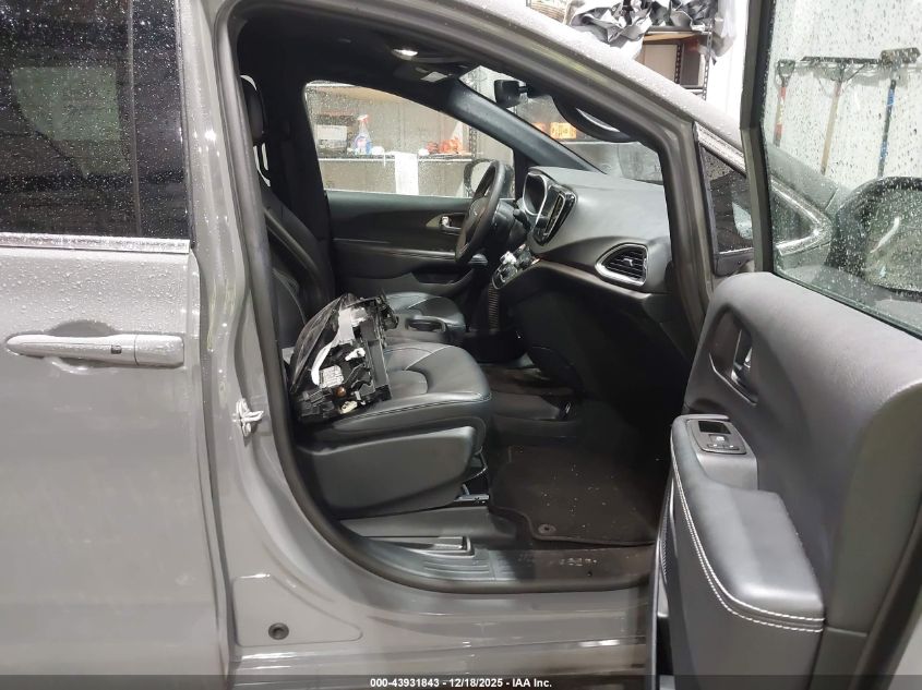 2025 Chrysler Pacifica Select VIN: 2C4RC1BG2SR504587 Lot: 43931843